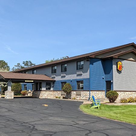 Super 8 By Wyndham Baxter/Brainerd Area Hotel Bagian luar foto