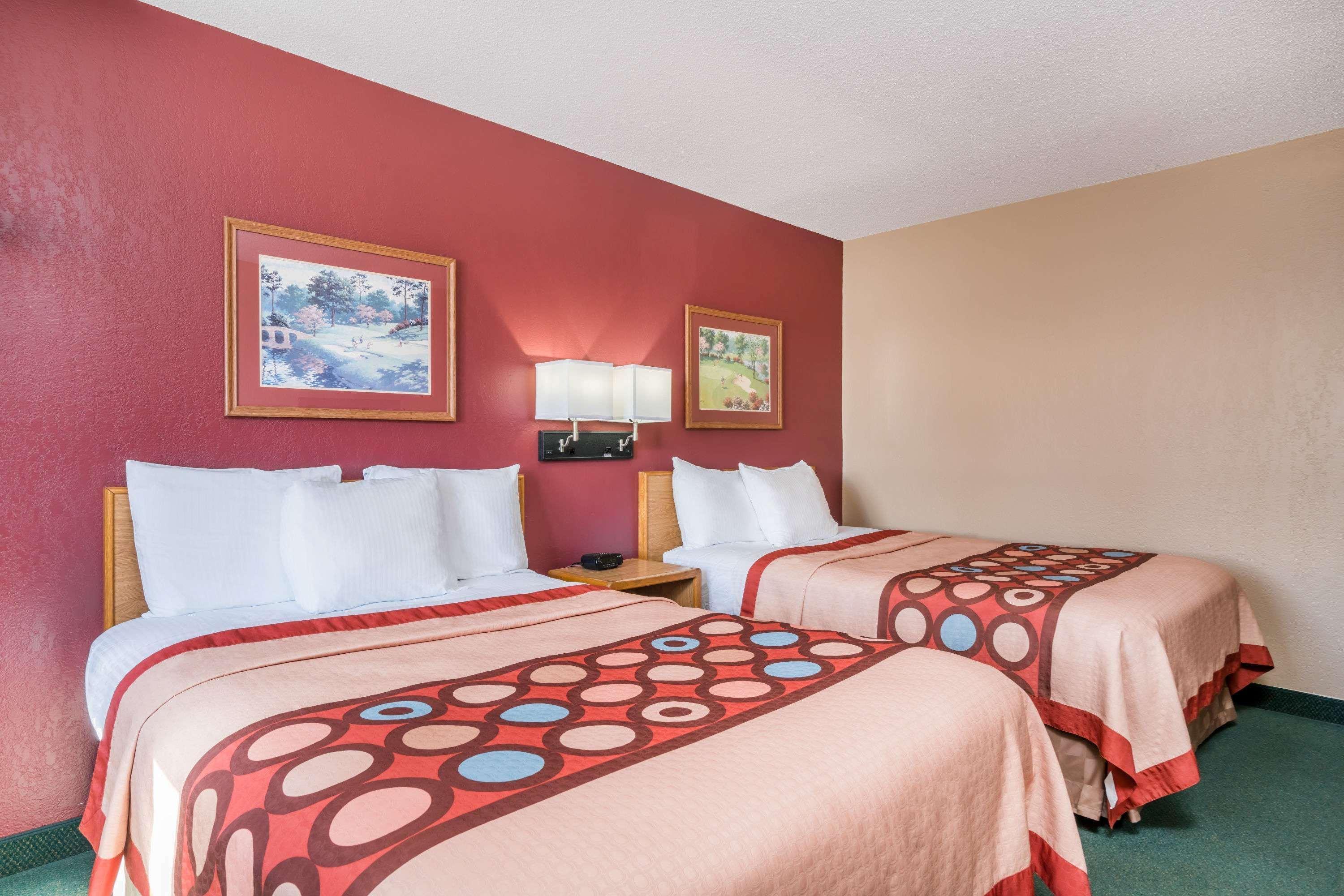 Super 8 By Wyndham Baxter/Brainerd Area Hotel Bagian luar foto