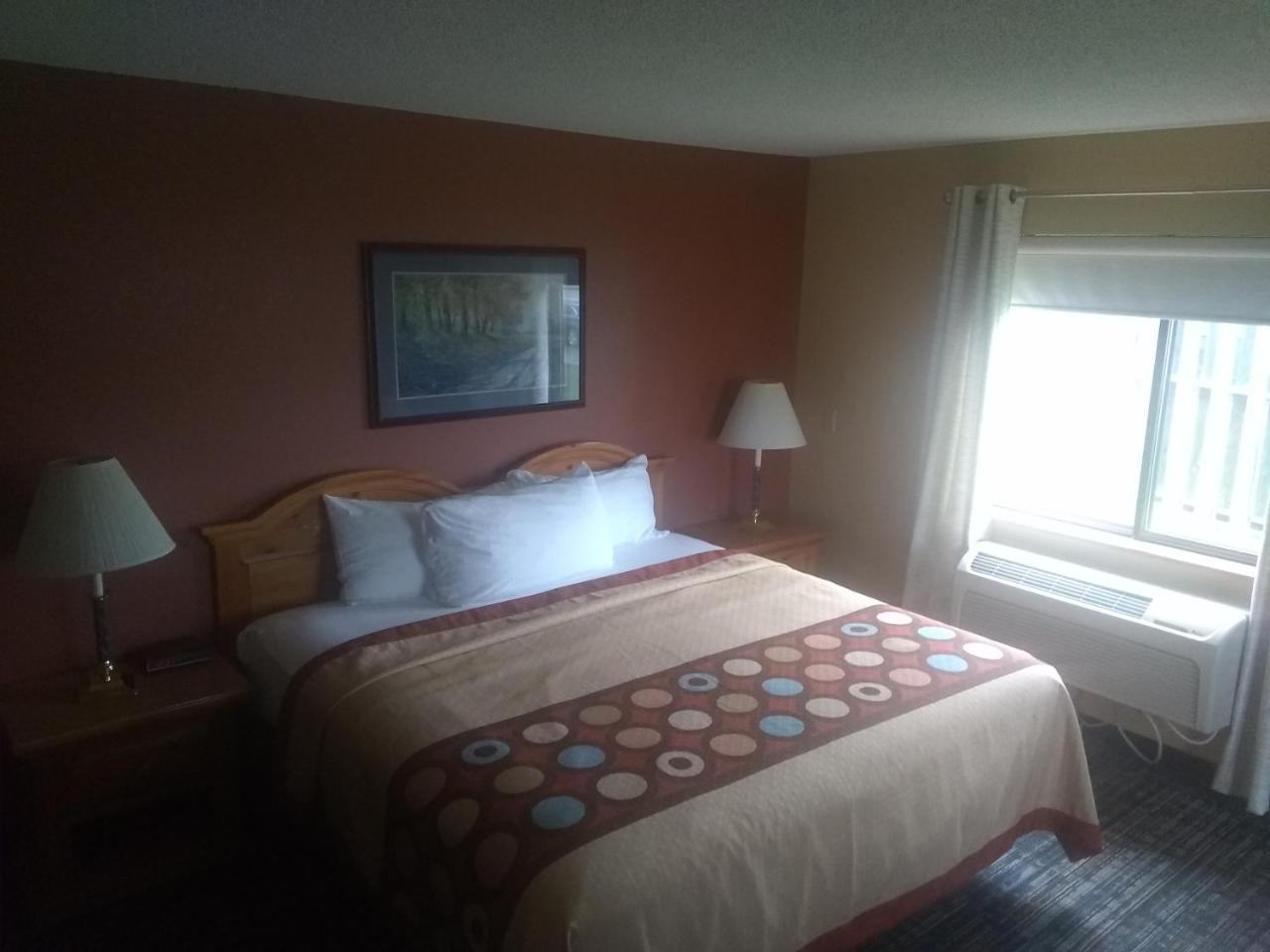 Super 8 By Wyndham Baxter/Brainerd Area Hotel Bagian luar foto